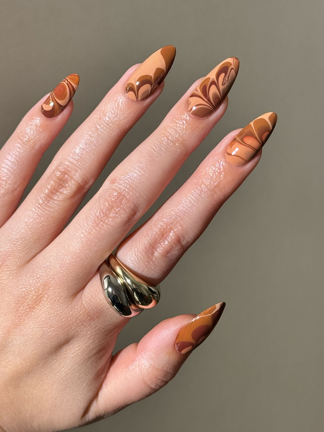 Mocha Mousse Water Marble