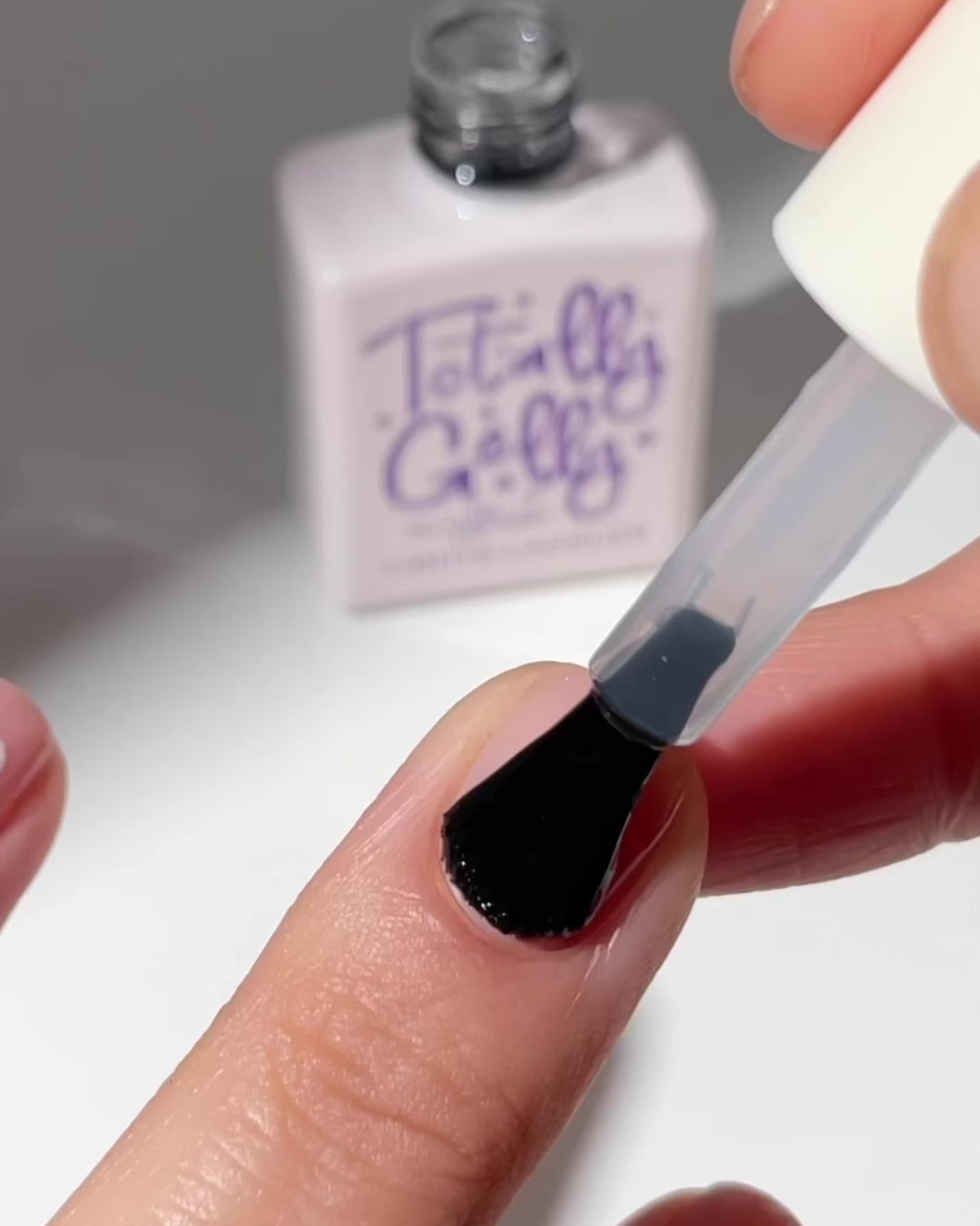 Totally Gelly No Cure Top Coat – Lights Lacquer